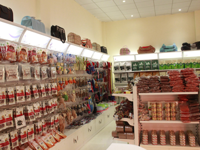 1450840691379165.jpg 样板店货架-6.jpg
